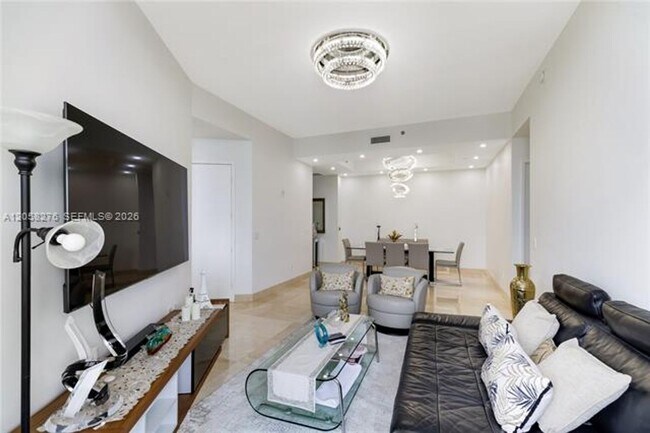 Building Photo - 16001 Collins Ave