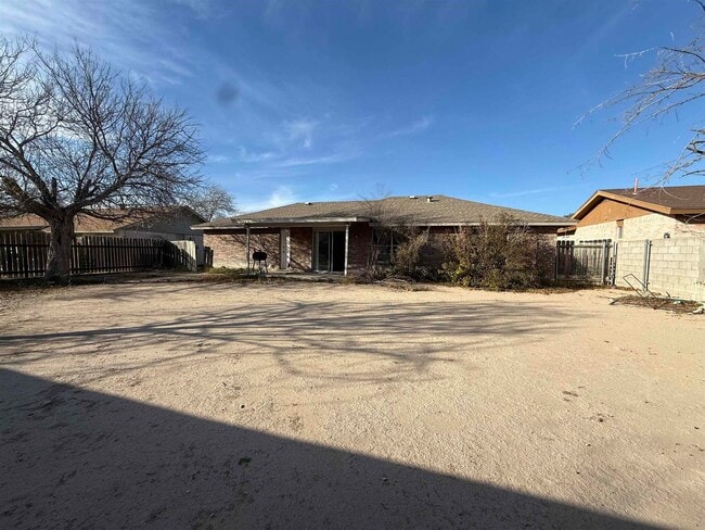 Building Photo - 108 Fiesta Dr