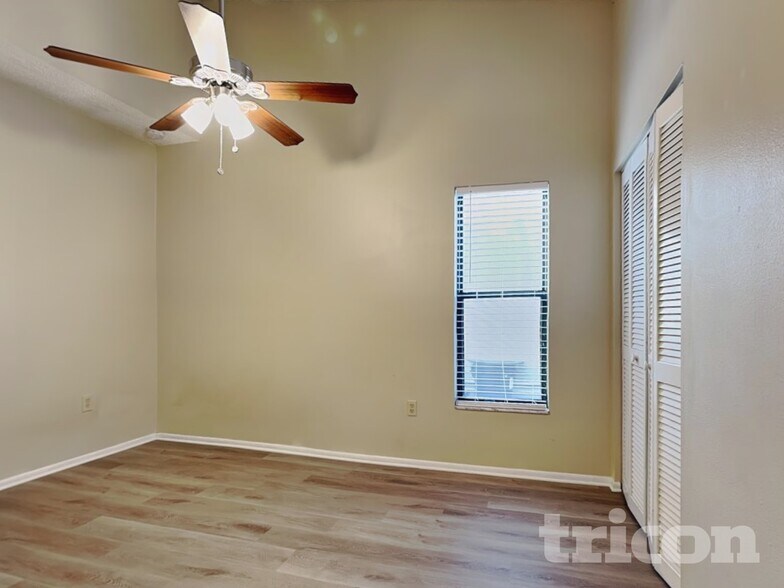 Building Photo - 8111 Hathaway Dr