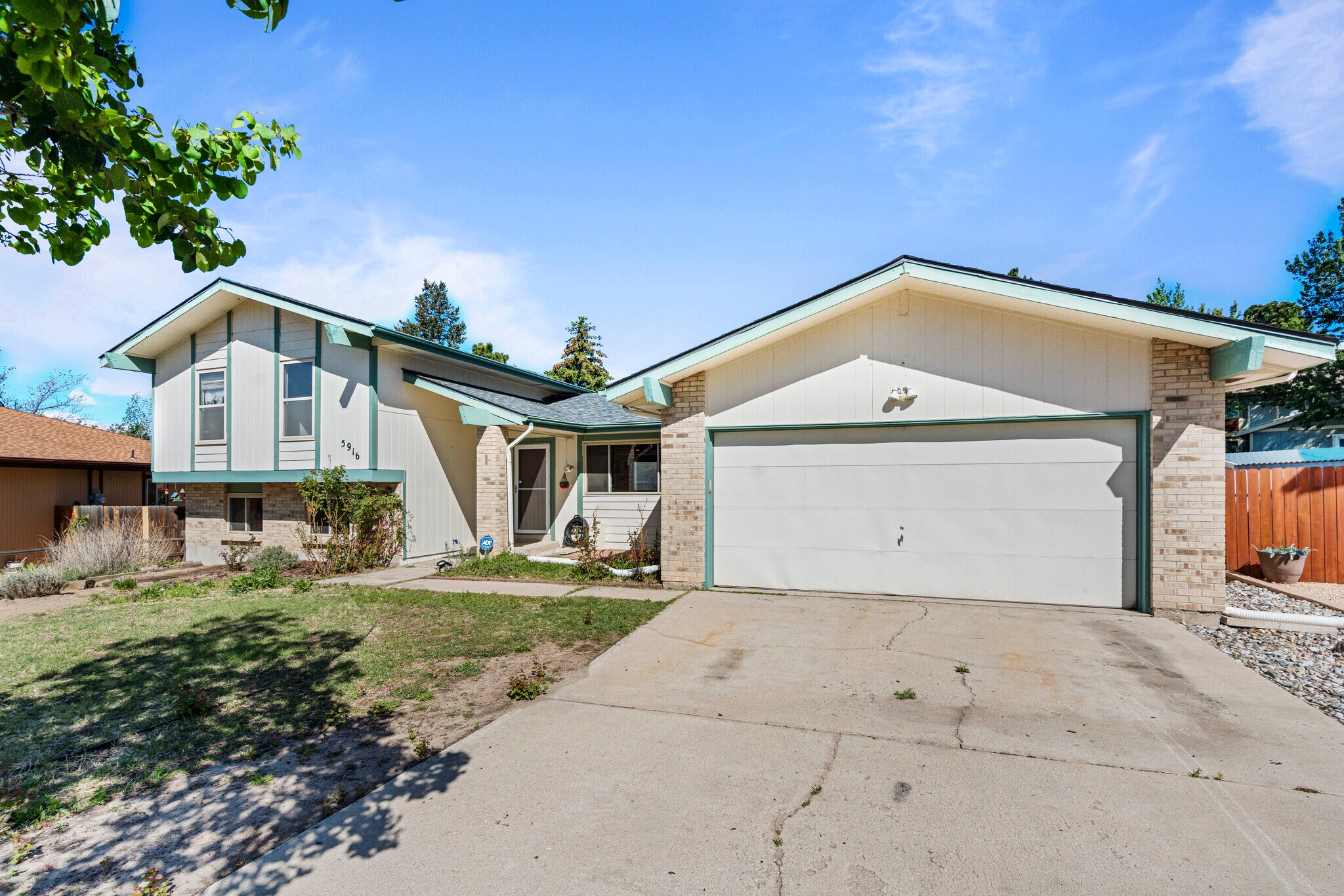 Building Photo - 5916 Wolf Creek Pl