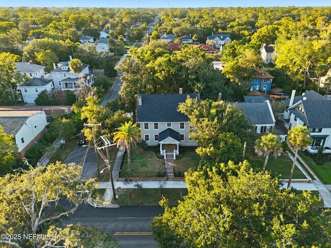 Building Photo - 2979 St Johns Ave