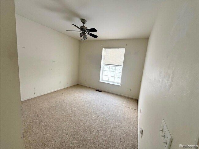 Building Photo - 6122 Cherrywood Dr