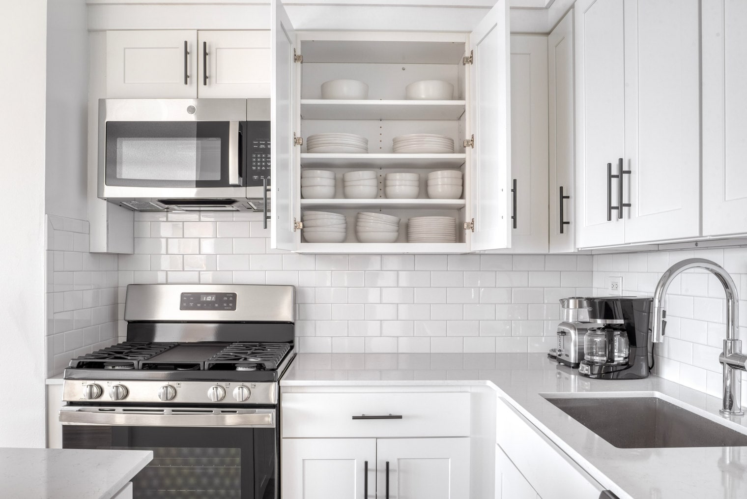 Building Photo - 30 Waterside Plaza