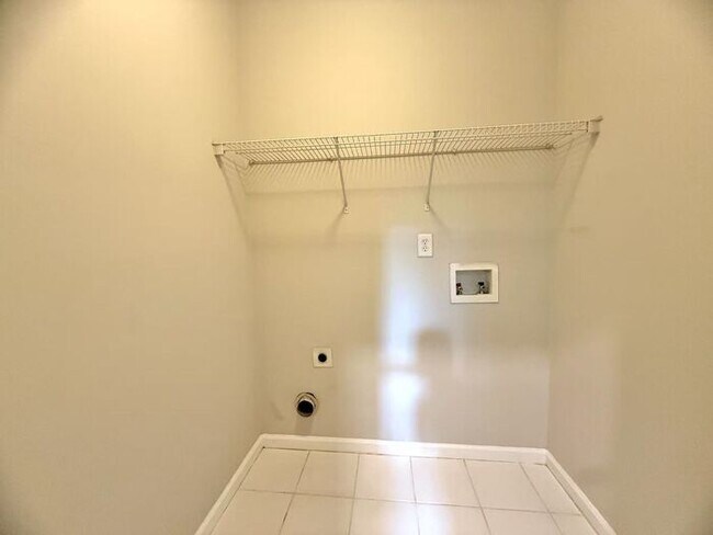 Building Photo - 2168 Pebble Beach Dr