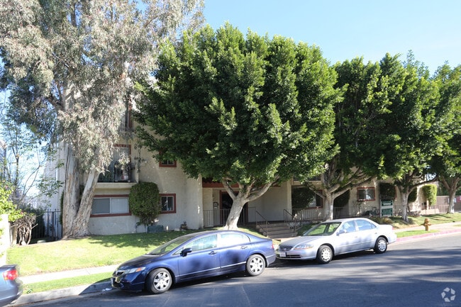 Primary Photo - Lemarsh Chatsworth Apartments