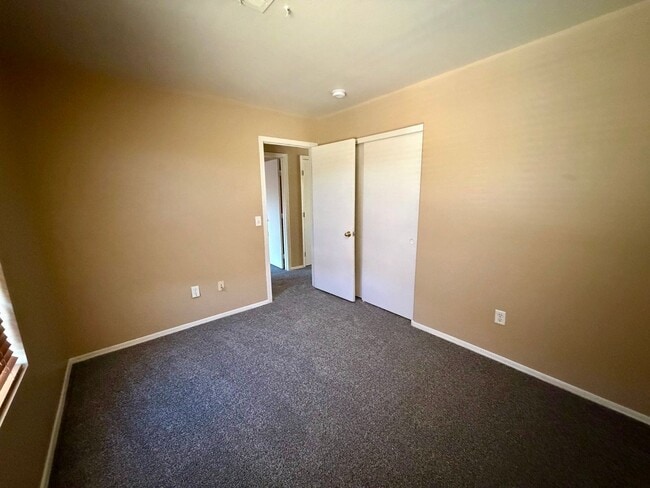 Building Photo - spacious 4-bedroom, 3-bathroom house is perfect for those looking for a comfortable and convenien...