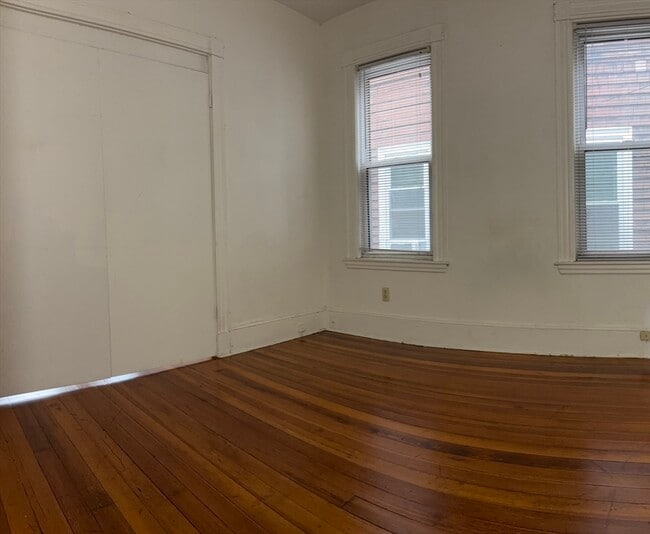 Building Photo - 427 Winthrop St