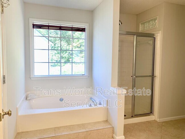 Building Photo - 485 Chippenham Ct