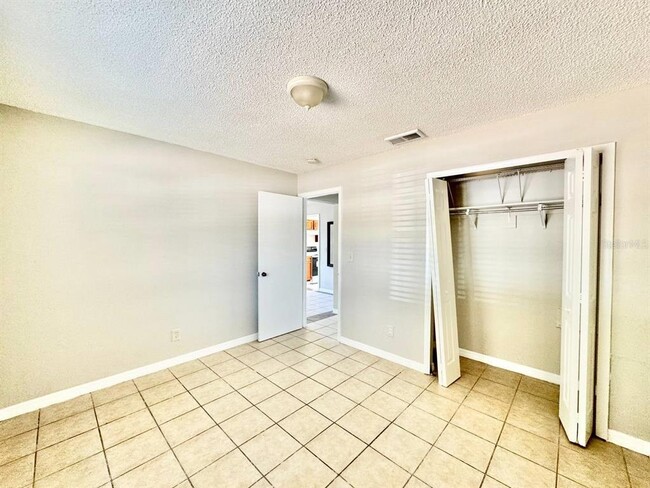 Building Photo - 629 Wildwood Way