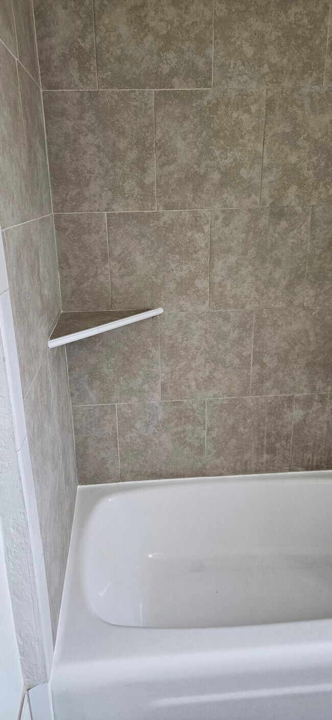 Building Photo - 2221 Cooper Ave