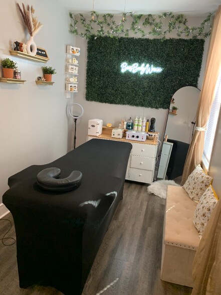 Primary Photo - 2743 Kensington Ave