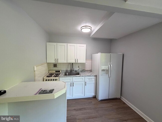 Building Photo - 1021 Arlington Blvd