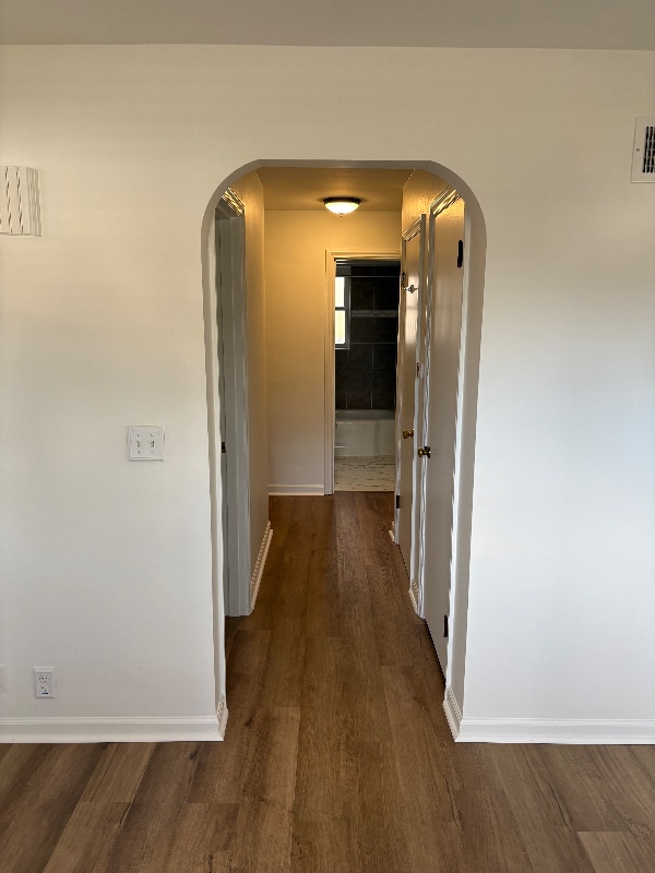 Building Photo - 3887 Crescent Dr