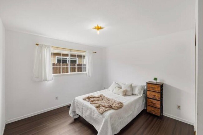 Building Photo - 3135 Messinger Dr