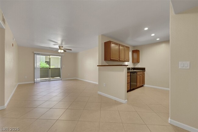Building Photo - 555 E Silverado Ranch Blvd
