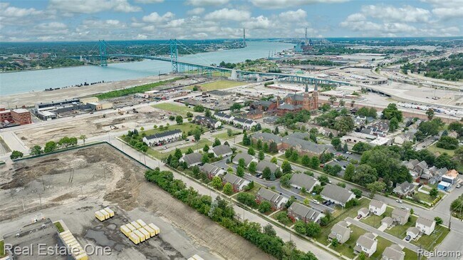 Building Photo - 1285 16th St