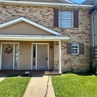 Building Photo - 1600 Newport Pl