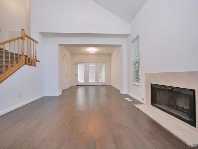 Building Photo - 3500 Crownridge Dr