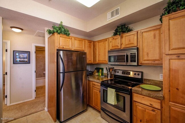 Building Photo - 1500 E Pusch Wilderness Dr