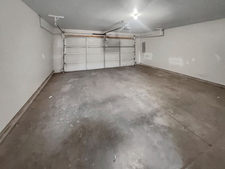 Building Photo - 511 N Brentwood Ave