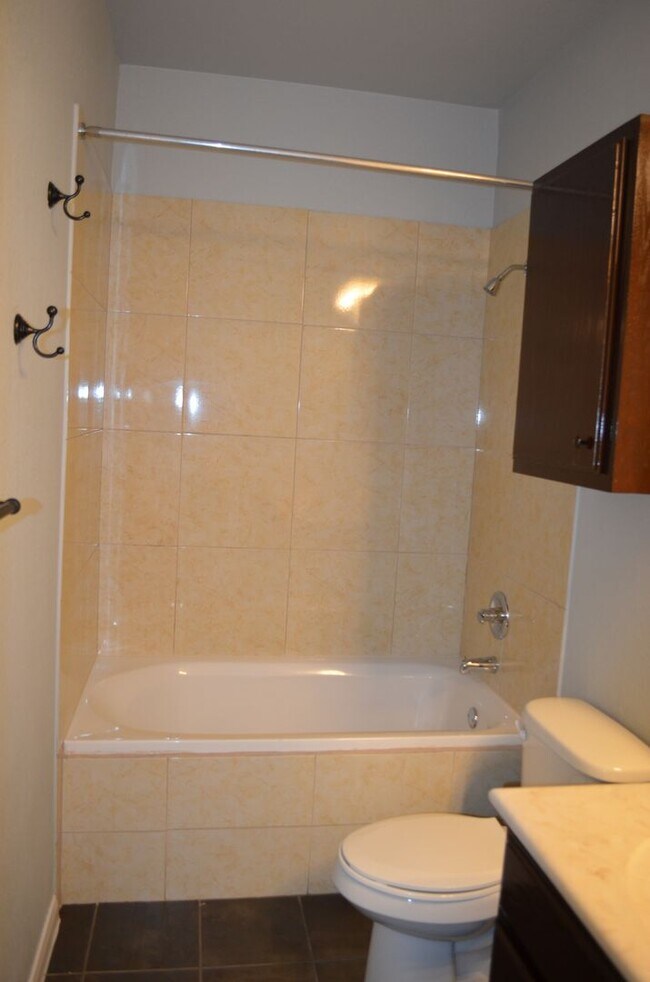 Building Photo - 2002Tru