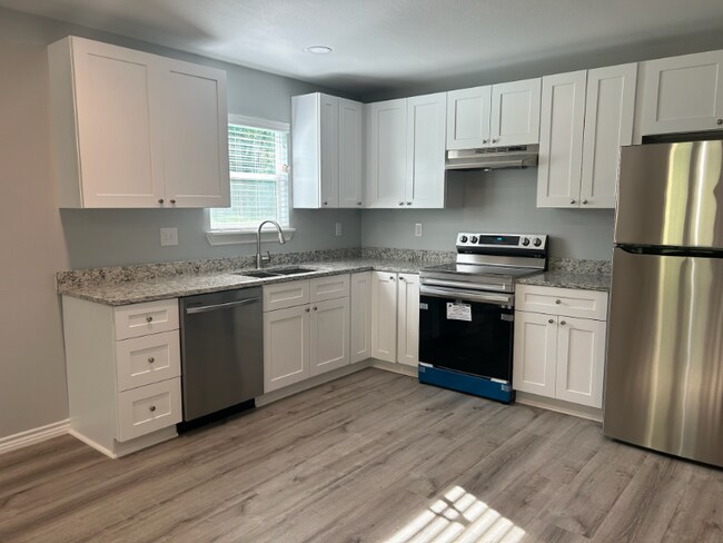 Building Photo - 413 Godfrey St