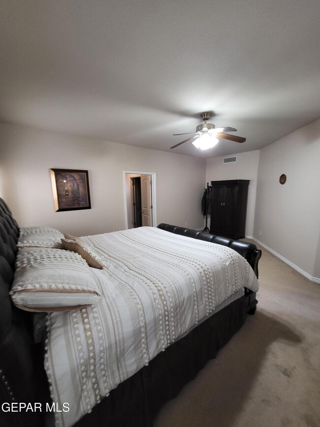 Building Photo - 6354 Franklin View Dr