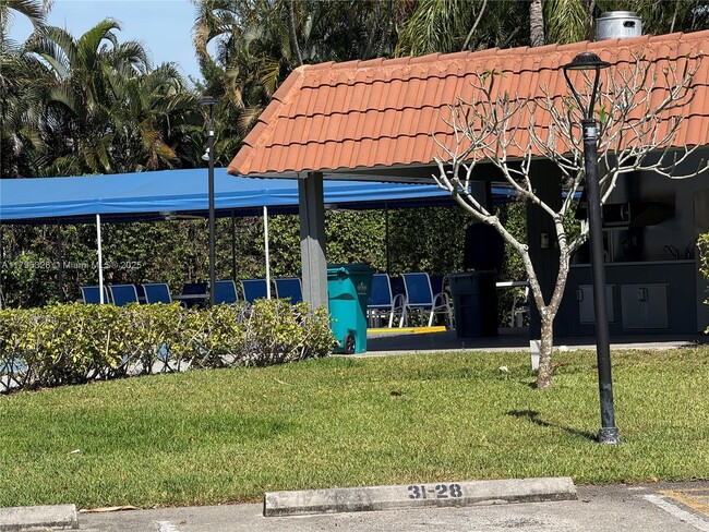 Building Photo - 8970 S Hollybrook Blvd