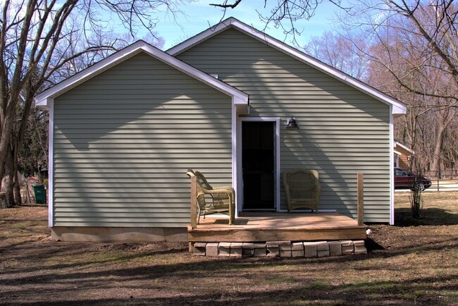 Building Photo - 612 Atwood Ave