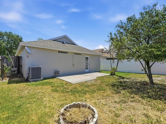 Building Photo - 2480 Sagemont Dr