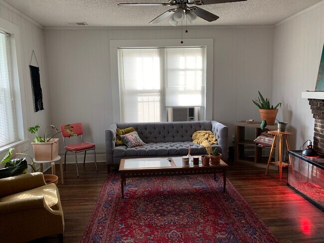 Building Photo - 513 19th Ave N