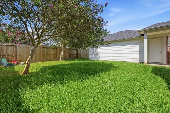 Building Photo - 6165 Darlington Ct