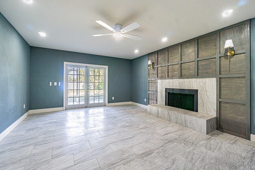 Building Photo - 6370 Conniewood Sq