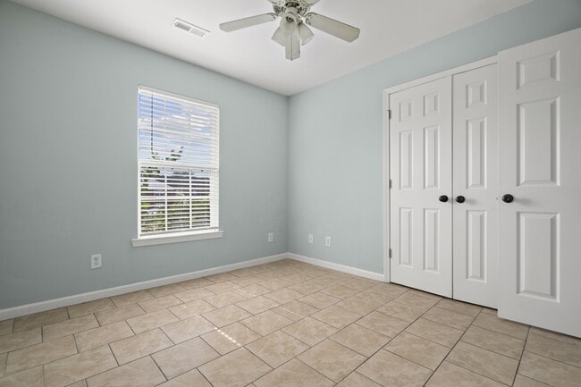 Building Photo - 535 3rd Loop Rd