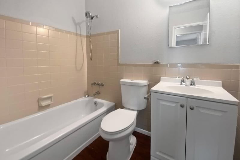 Building Photo - 2540 Courtyard Pl