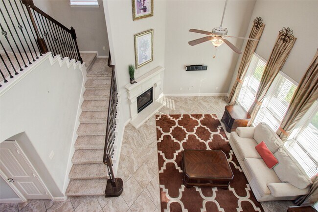 Building Photo - 13123 Hazelwood Hollow Dr