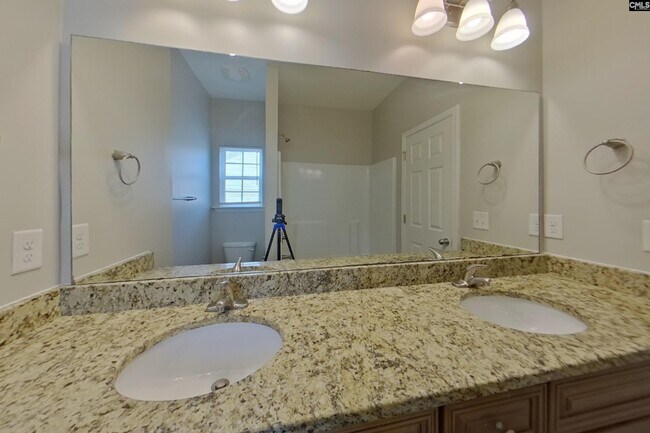 Building Photo - 110 Darian Dr