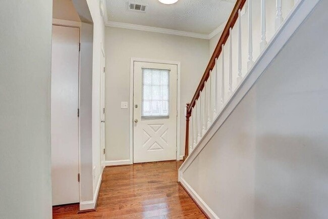 Building Photo - 406 Wedgewood Way