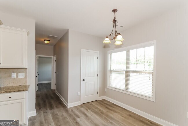 Building Photo - 235 Summer Gate Ln