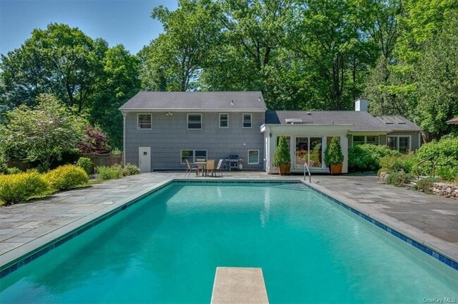 Building Photo - 112 Old Mountain Rd