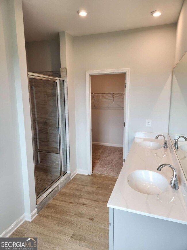 Building Photo - 821 York Aly