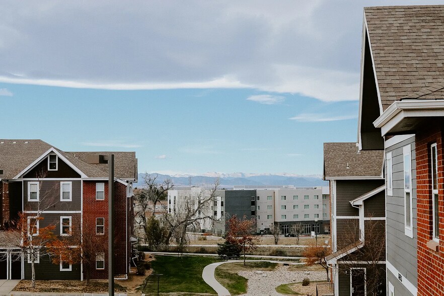 Building Photo - 14343 E 1st Dr