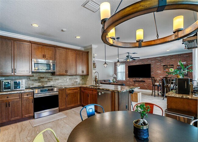 Building Photo - 1055 Cedar Falls Dr