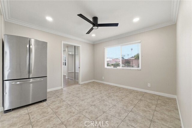 Building Photo - 1647 N Lake Ave