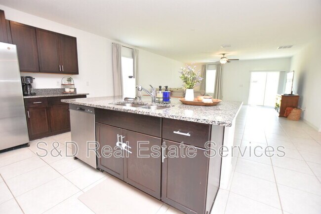Building Photo - 2767 Red Egret Dr