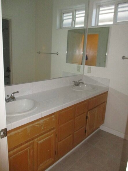 Building Photo - 7821 Daisy Cir