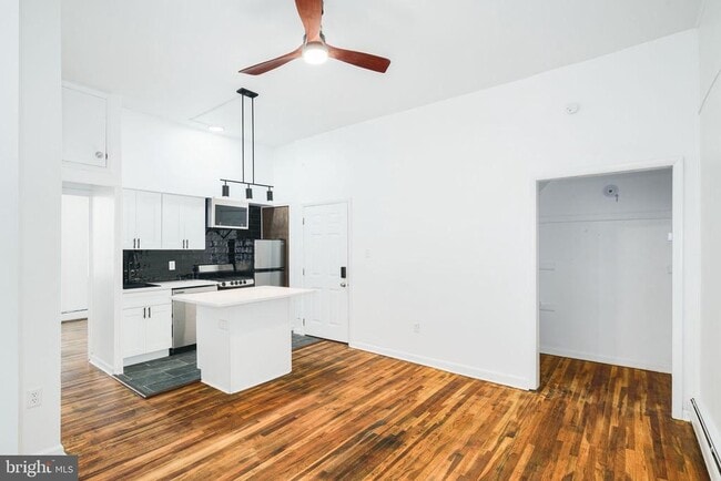 Building Photo - 1024 Pine St