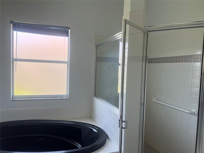 Building Photo - 9528 Knightsbridge Cir