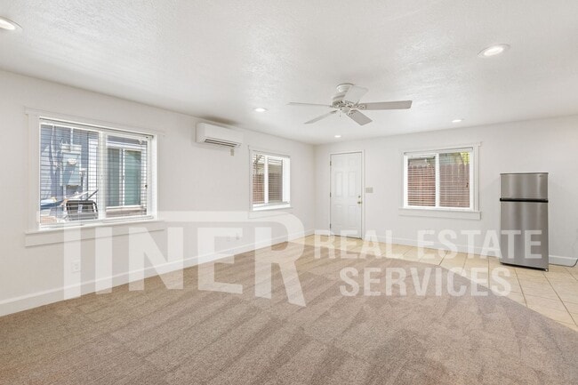 Building Photo - 652 Dittmar Way