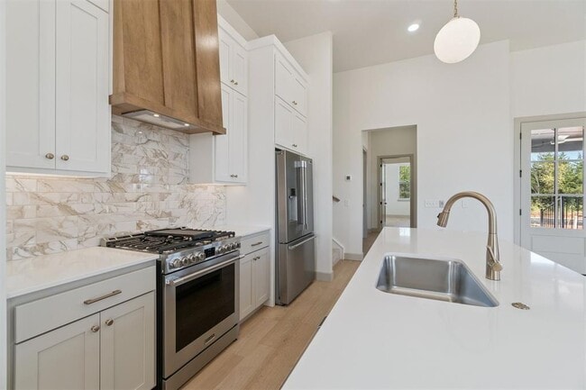 Building Photo - 18835 Selah Wy